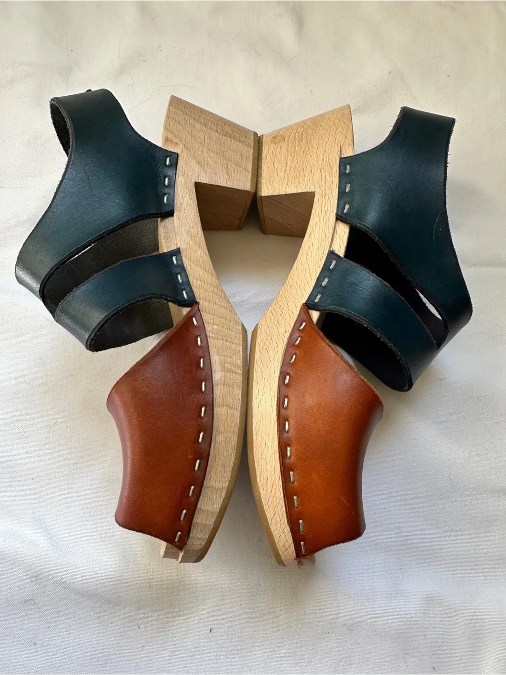 Leather Two-Tone Open-Toe Women’s clogs — Brown & Navy